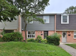 1050 Shawnmarr Rd #58, Mississauga, ON L5H 3V1