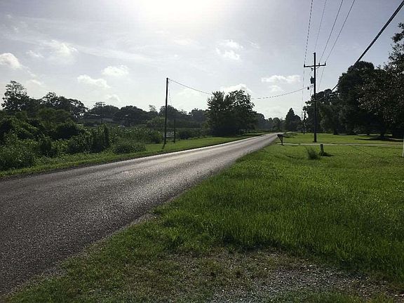 3rd image of 4444 Country Dr