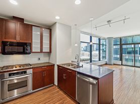 2033 2nd Ave