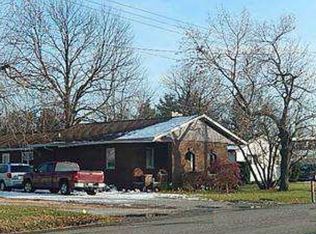 424 N West Ave, Taylorville, IL 62568