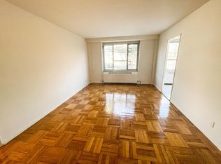 67-02 186th Ln, Fresh Meadows, NY 11365