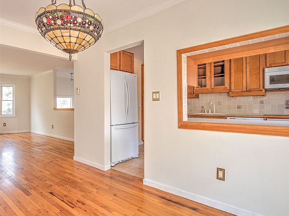 5th image of 106 Glenwood Ln