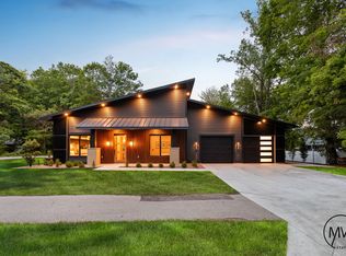17585 Mary Ln, Spring Lake, MI 49456