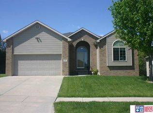 1941 SW 38th St, Lincoln, NE 68522