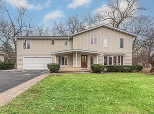 907 E Camp McDonald Rd, Prospect Heights, IL 60070