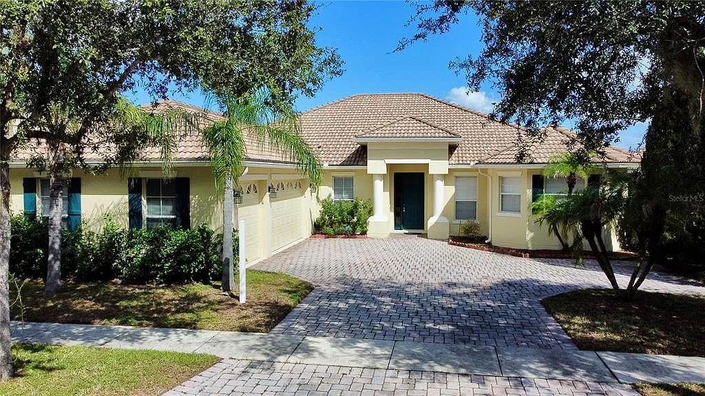 4 bed, 3.0 bath, 2724 sqft, $2,600 — Photo 2