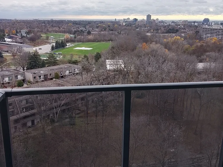 204 Burnhamthorpe Rd E #1110 — Photo 24