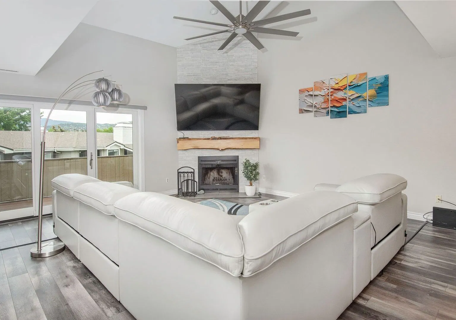 2938 Kalmia Ave — Photo 3