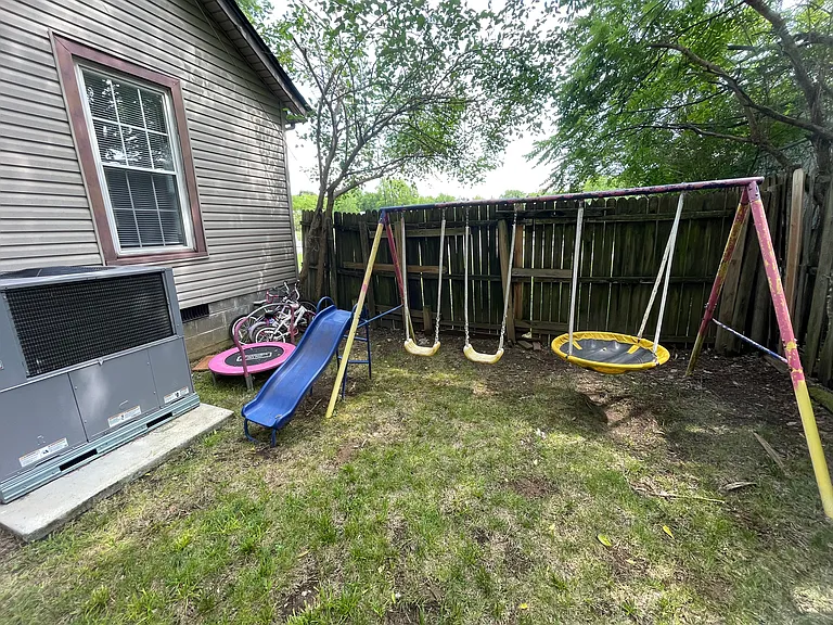 203 Sycamore St — Photo 9