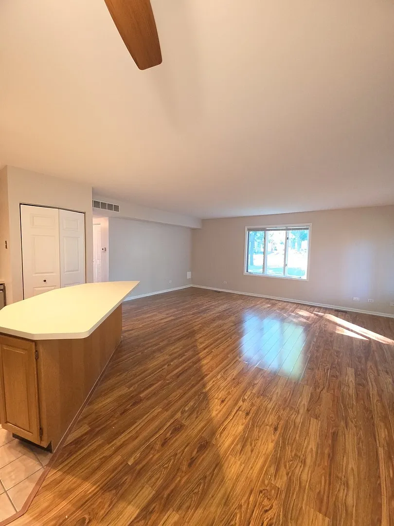 2 bed, 1200 sqft, $2,250 — Photo 2