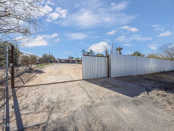 3rd image of 215 W Navajo Rd