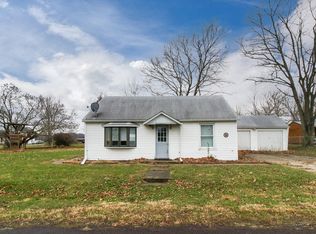 710 Lynn St, Hopedale, IL 61747