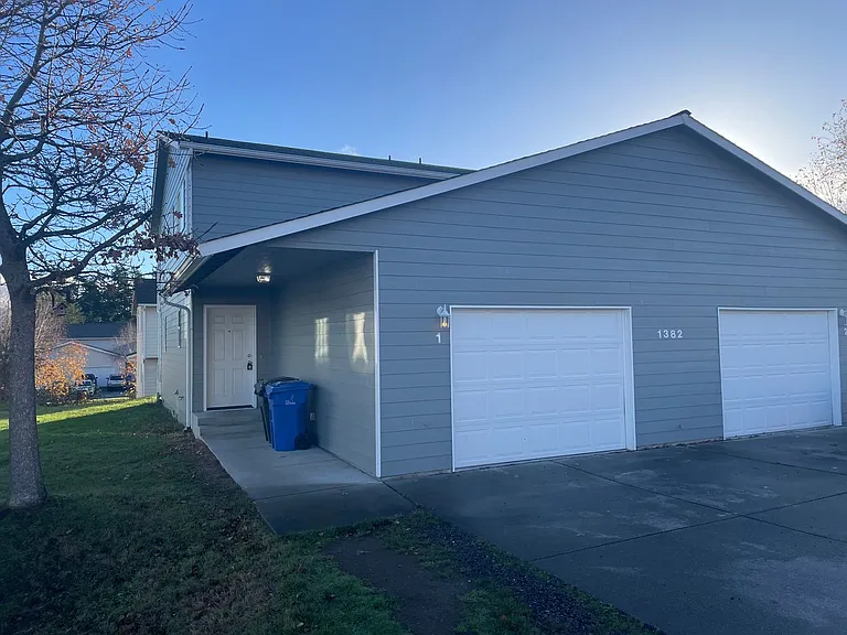 Pantoleon (1382 NW Elwha St) — Photo 3