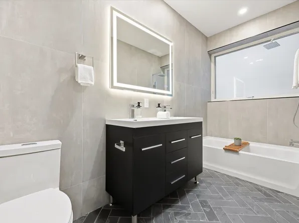 134 New York Avenue image 10 of 23