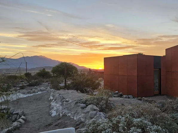 75655 Skyline Dr, Desert Hot Springs, CA 92241