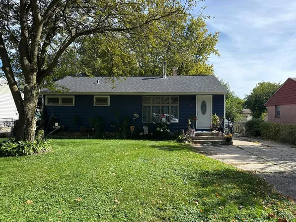 7510 Hemlock St, Crystal Lake, IL 60014