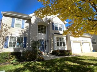 19 Papa Ct, Atlantic Highlands, NJ 07716