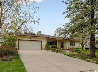 1610 Pine Rd, Omaha, NE 68144