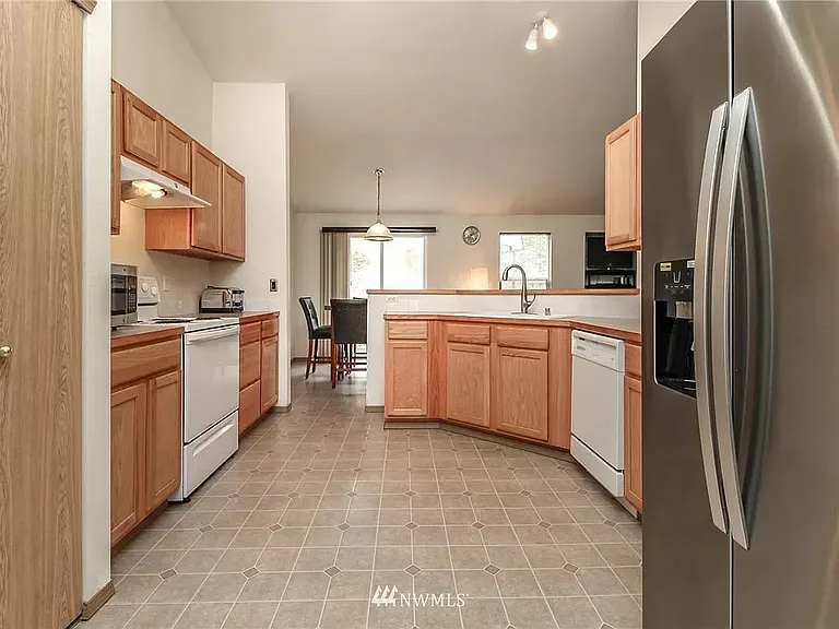 1027 Nepean Dr SE — Photo 5