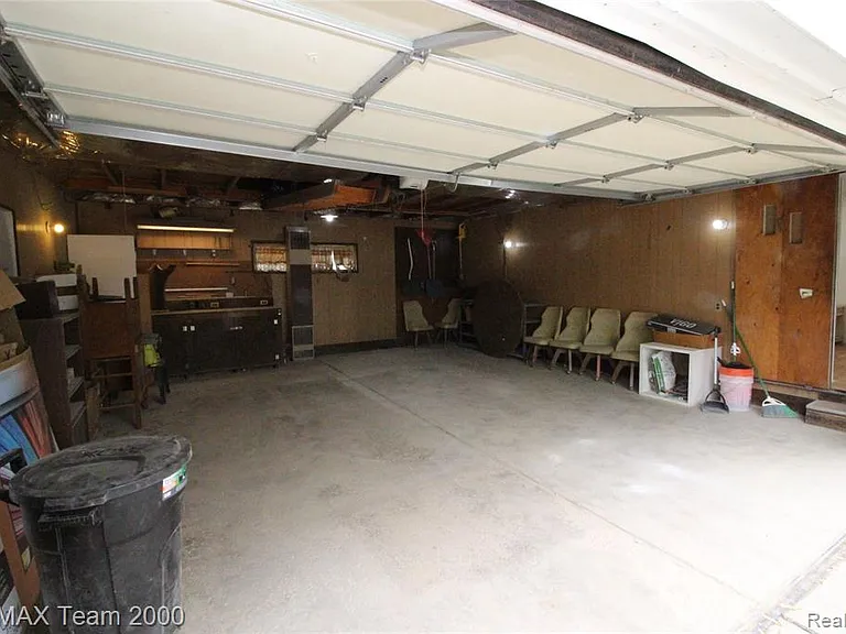 24301 Colgate St — Photo 20