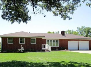 17600 Country Club Rd, Atchison, KS 66002