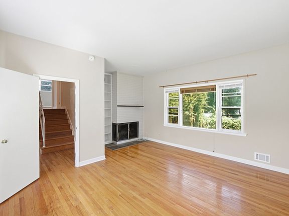 4th image of 11317 College View Dr