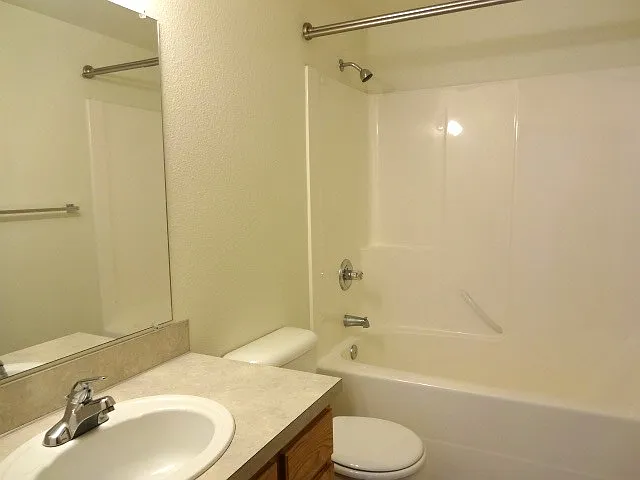 846 NW Riverbow Ave — Photo 13