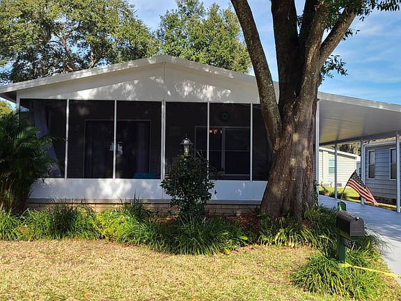3rd image of 10905 Whispering Oaks Cir