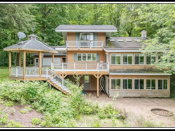 996 Lakeside St, White Lake, WI 54491