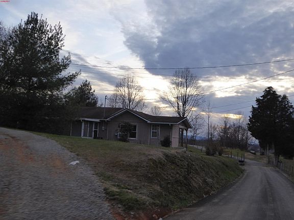 3rd image of 126 Allen Dr