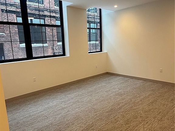 5th image of 1117 W Fayette St #115