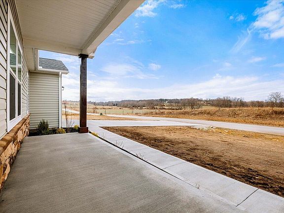 5th image of 831 Sam Black Rd