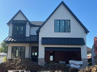 492 N Emroy Ave, Elmhurst, IL 60126