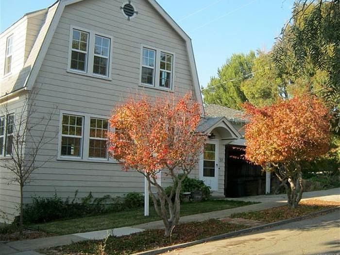 Front Dutch Bungalow home