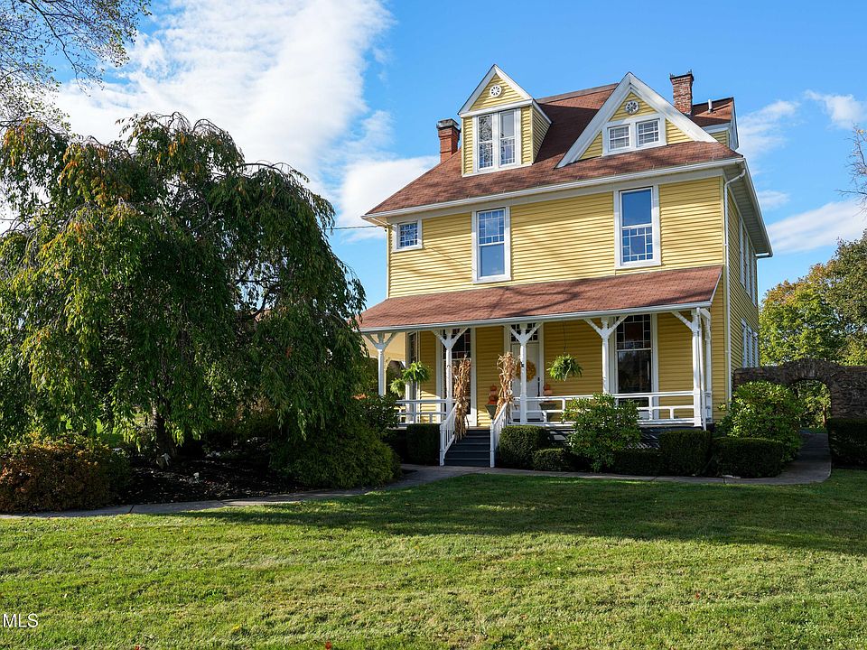 807 Walnut St, Hollidaysburg, PA 16648 | Zillow