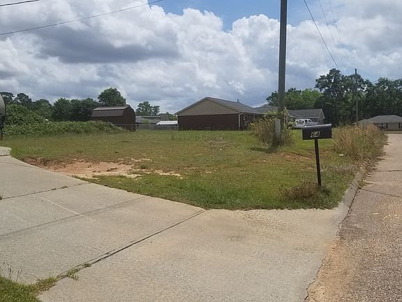 3rd image of 64 Cotton Dr