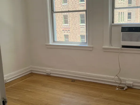 150 East 39th Street 1606 image 3 of 8