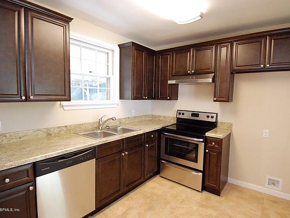 3rd image of 1217 Murray Dr