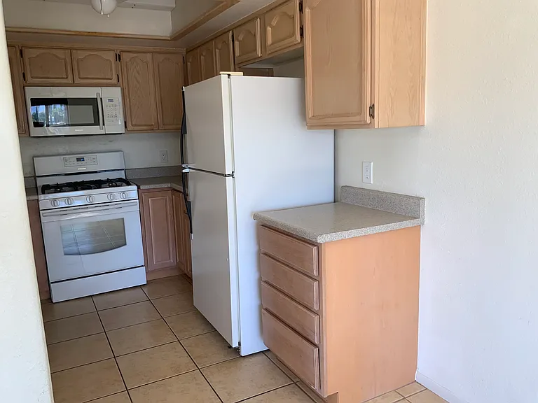 470 Acoma Blvd S #110 — Photo 9