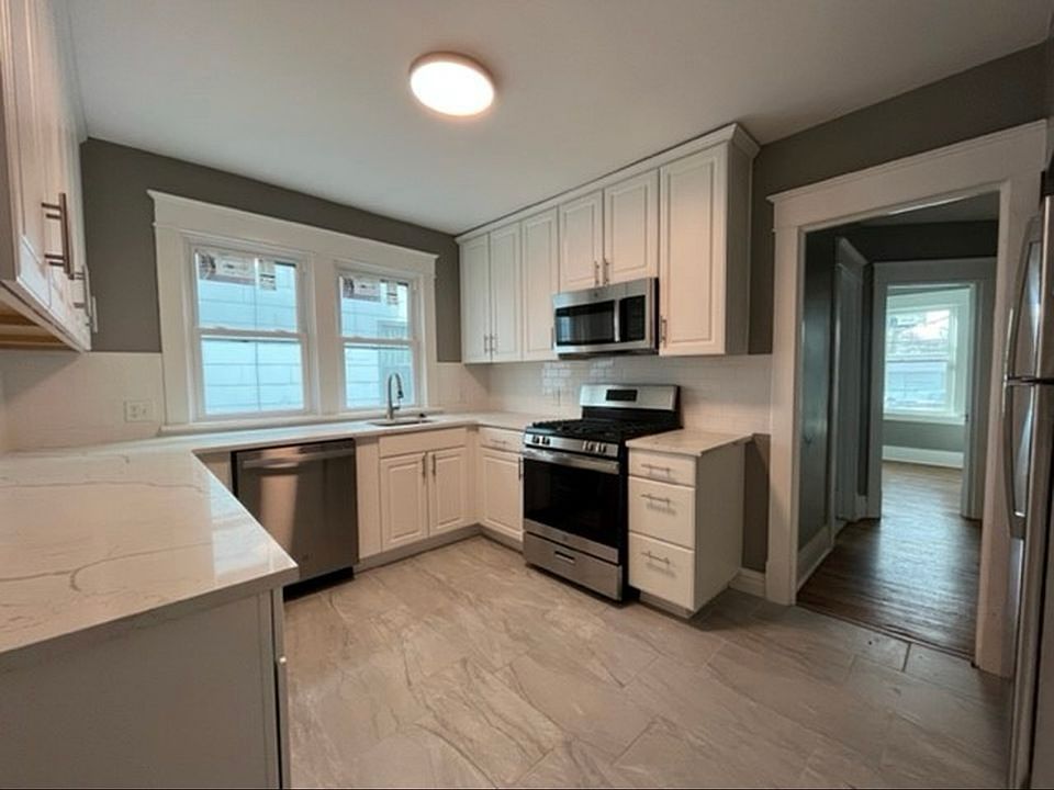1st image of 195 Tacoma Ave #2