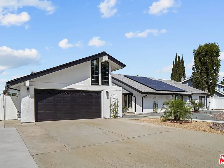 20071 1/2 Emerald Meadow Dr — Photo 20