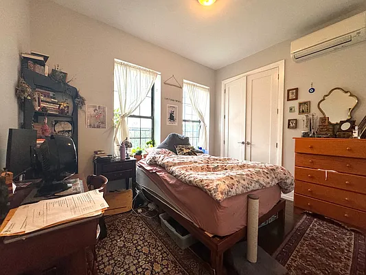 Rented by Pear NYC LLC | media 18