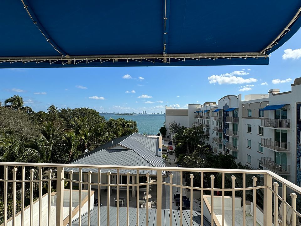 1st image of 444 NE 39th St #526
