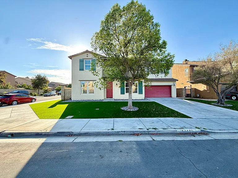 34413 Waltham Pl — Photo 1