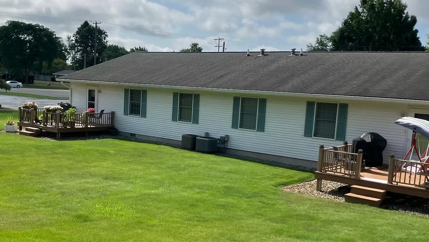 2 bed, 1300 sqft, $1,500 — Photo 2