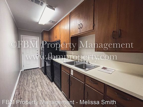 5th image of 2107 Bowie Dr APT B
