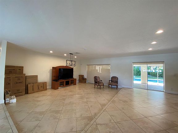 4th image of 5714 S Bayberry Lane