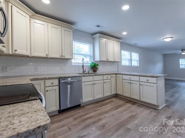 610 E 12th St, Kannapolis, NC 28083