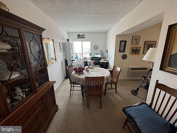 3rd image of 200-10 Lombard St #615