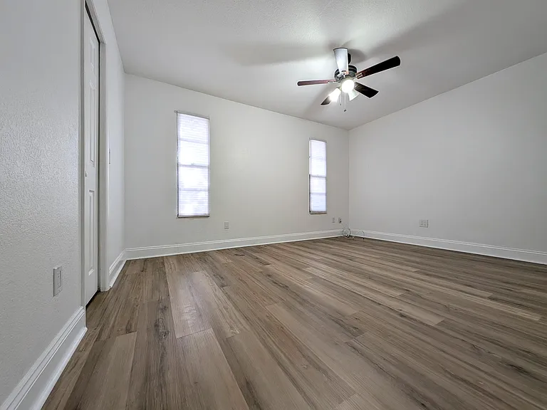 705 N Himes Ave — Photo 21